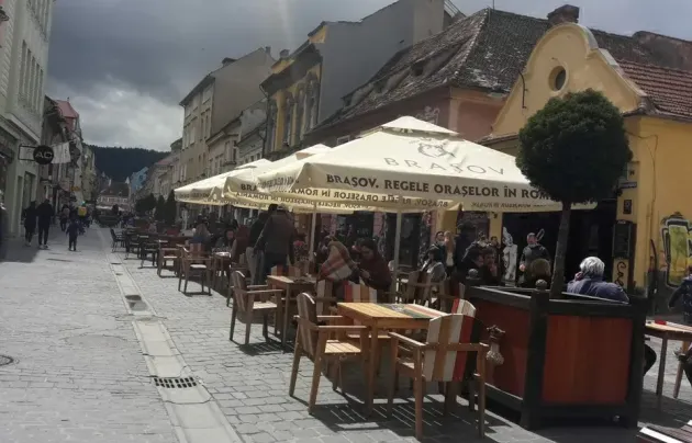 Relaxarea, regulile 1 - 16 iulie: maxim 20 la o petrecere, maxim grup de 6 în afara localităţii