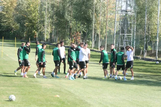 Doi fotbalişti români, depistaţi cu coronavirus
