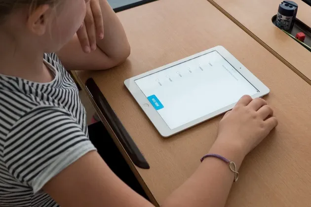 Prejmerul, prima localitate care cumpără tablete pentru elevi