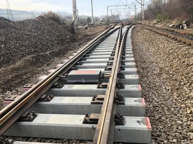 CFR va face reparaţii de peste 830.000 de lei, pe linia dintre Predeal şi Braşov, pentru a mai ridica din restricţiile de viteză
