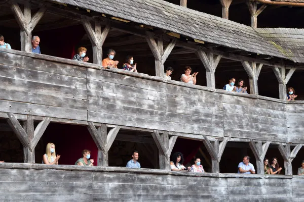Prima stagiune estivală a proiectului ,,Bastionul Artiştilor” a intrat în luna a doua