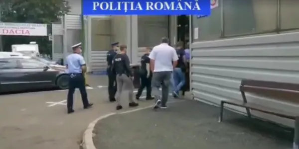 Din 2 amenzi, una a fost Covid