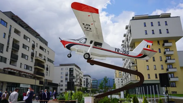 O alee a aviatorilor în primul oraş care a fabricat avioane în România