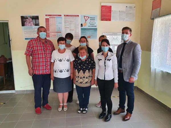 Locuitorii din Dumbrăviţa nu mai „fac naveta” la Codlea sau Braşov pentru a beneficia de servicii poştale 