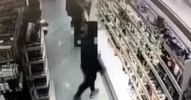 A venit din Neamţ la Braşov ca să fure dintr-un supermarket