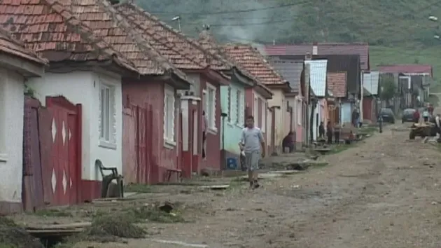 Bucătăriile romilor din Mălin, Codlea, dotate cu aragaz sau frigider de 1.000 de lei bucata