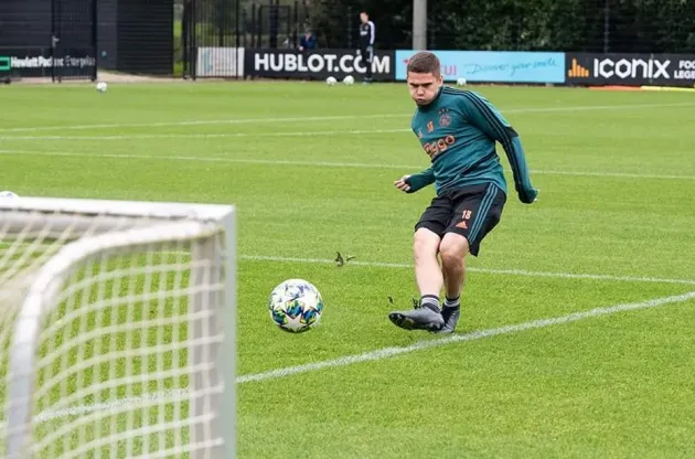 Răzvan Marin, în Grecia alături de van de Beek