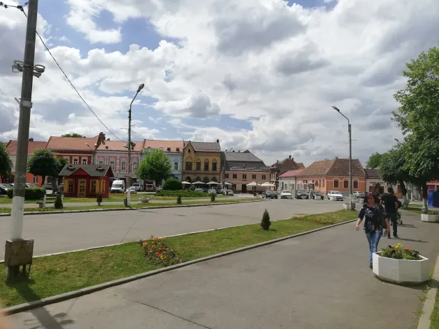 Magazin din Făgăraş, spart noaptea de hoţi