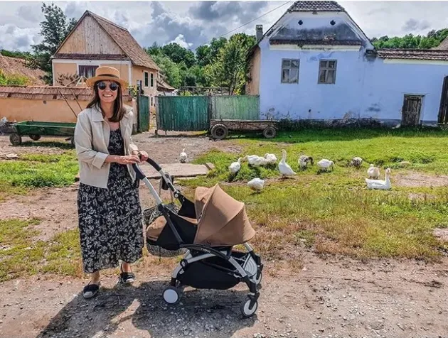 Dana Rogoz şi-a cumpărat o casă la Viscri 