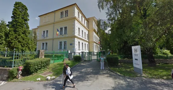 Universitatea Transilvania Braşov e dispusă să plătească peste 1 milion de lei pentru ferestre noi la Corpul S