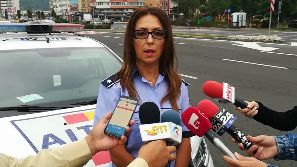Ce n-a văzut nici Poliţia până acum: Şoferiţă de 14 ani, ca la raliu prin Poiana Braşov!
