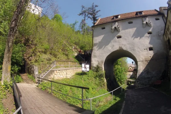 Consiliul Judeţean Braşov a plătit 122.495 euro pe jumătate din Bastionul Graft