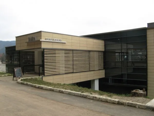 Amenajarea primei biblioteci în stil american, cu piscină şi saună, Sub Tâmpa, evaluată la 3,84 milioane de lei