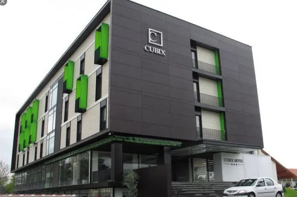 Hotelul Cubix, scos la vânzare cu 6 milioane de euro