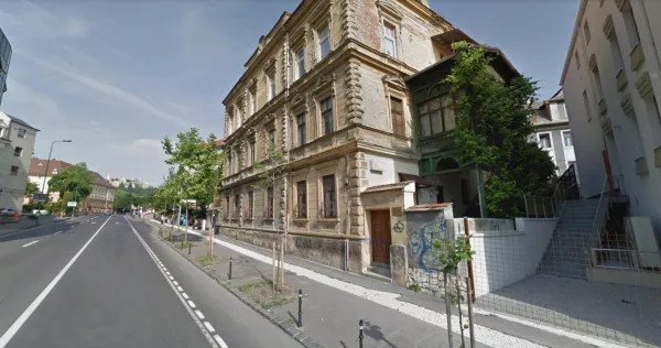 Iuliu Maniu 1 şi 48, Lungă 14 şi Piaţa Sfatului 27 . Încă patru case din zona veche a Braşovului vor fi reabilitate prin „Programul 50/50”