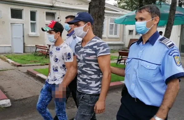 Tineri din Victoria şi Viştea, personaje principale într-un scandal la Rucăr