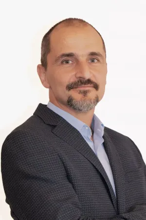 Szenner Zoltan: „Este obligatoriu să facem o schimbare profundă, iar aceasta trebuie să înceapă cu schimbarea modului în care se face politică”
