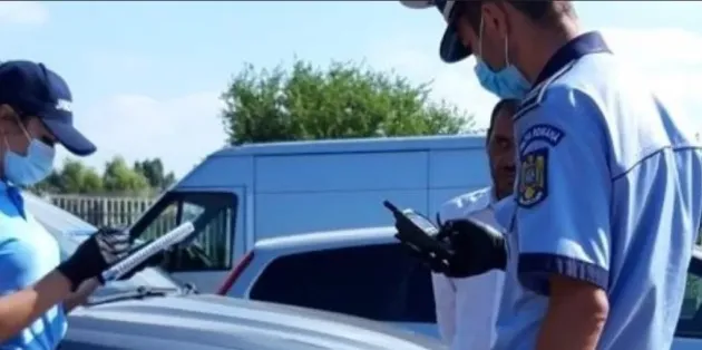 De dimineaţă, pe DN 11: N-avea permis de 9 ani, dar s-a urcat băut la volan şi a intrat în beţia vitezei