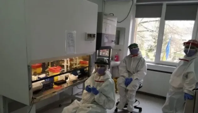 25.08, raport Covid: 43 de infectaţi, 41 de vindecaţi şi 4 decedaţi, la Braşov