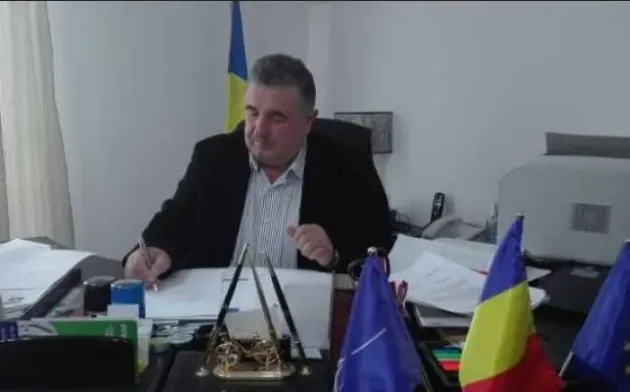 Primarul din Sânpetru, pozitiv SARS-CoV-2