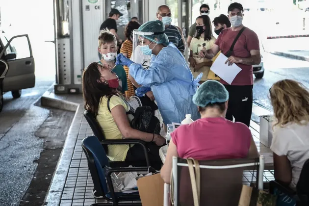 Cum păcăleşti sistemul: „Reţeta” obţinerii testului COVID pentru vacanţa în străinătate, fără a plăti nici un leu