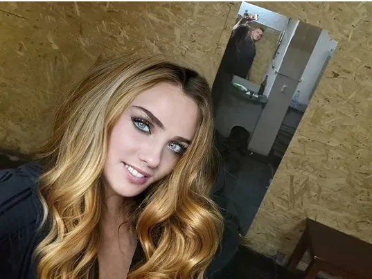 O zi, femeie