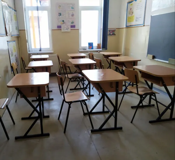 Școala din Șoarș și Grădinița „Micul Prinț” din Brașov, pe „scenariul roșu”. Decizia a fost luată miercuri de Comitetul Județean pentru Situații de Urgență