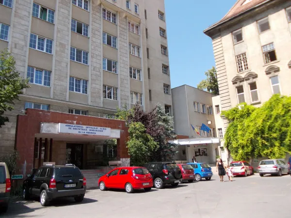 Curtea Maternităţii Braşov se transformă în organizare de şantier