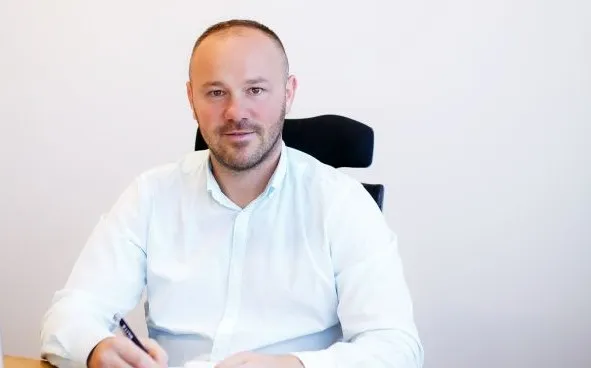 Piaţa imobiliară: de la -70, la + 15