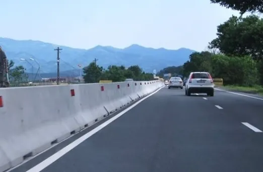 DN13: Prea beat să mai vadă separatoarele de sens
