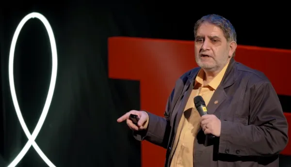 Varujan Pambuccian, deputat, membru în Comisia pentru Tehnologia Informaţiei şi Comunicaţiilor: „Într-o piaţă precum cea locală trebuie să existe neutralitate tehnologică şi competiţie”