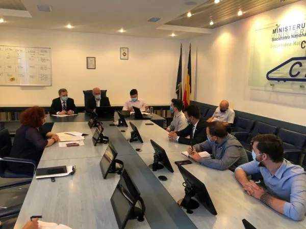Studenții își vor putea rezerva online călătoria cu trenul