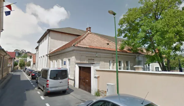 Grădiniţa nr. 4 din Braşov, în regim online, din cauza vecinilor