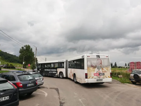 Pipăită în autobuzul de Codlea