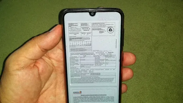 Şoferii vor putea prezenta poliţa RCA şi pe telefon, în format electronic
