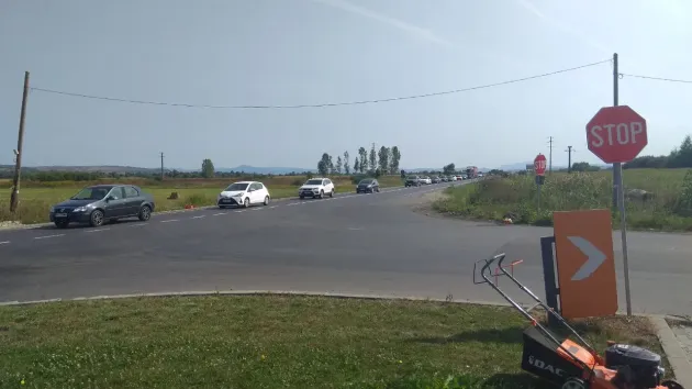 Aproape 1.000 de făgărăşeni şi primăria municipiului cer CNAIR să amenajeze un giratoriu la intrarea în oraş