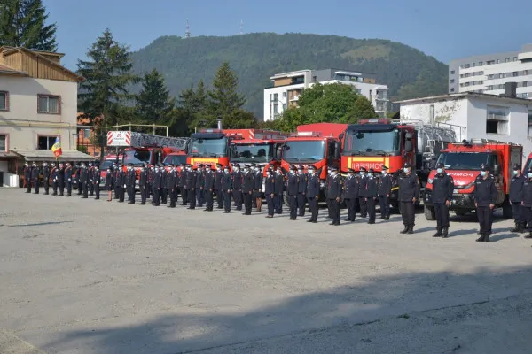 „La mulţi ani!” şi să nu uite: Curaj şi devotament - audacia et devotium!
