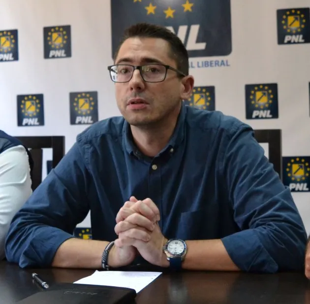 Sebastian Rusu, noul preşedinte al Organizaţiei municipale Braşov a PNL