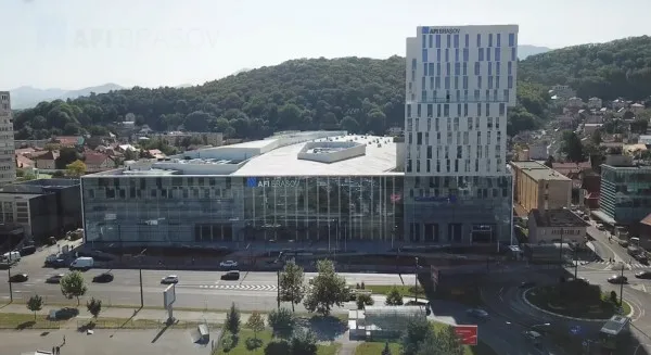 Braşovenii, aşteptaţi de astăzi în noul magazin Altex din AFI Braşov.  Primii clienţi primesc câte un set de 50 măşti