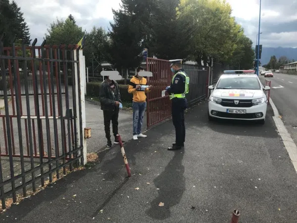 Braşov, 3 la mie: Municipiul a intrat în scenariul roşu de luni. Şcolile vor intra de miercuri, căci doar marţi aprobă CJSU