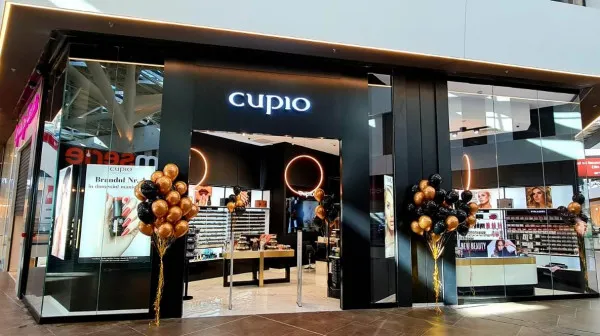 Cupio a deschis al 18-lea magazin de produse cosmetice profesionale, la Braşov