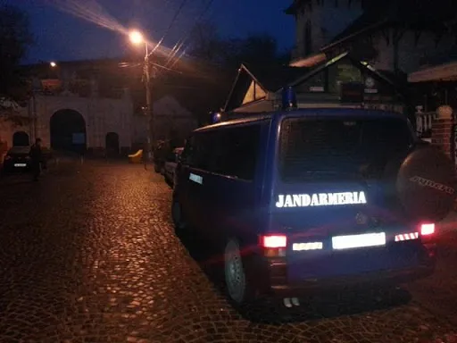 Li s-a citit pe faţă că au droguri la ei: Sâmbătă seară, pe o stradă din Braşov