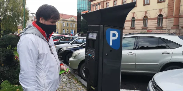 Din 12 noiembrie, parcarea în Braşov se scumpeşte şi se taxează 24/24