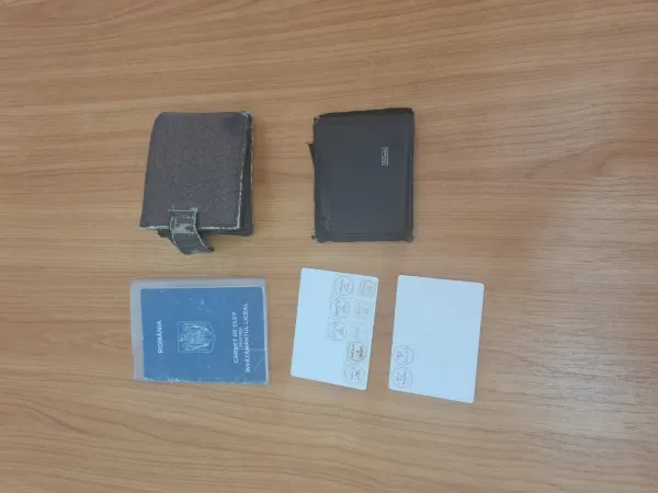 Cinci cărți de identitate, un card bancar și unul de sănătate, printre obiectele uitate de brașoveni în autobuzele RATBV