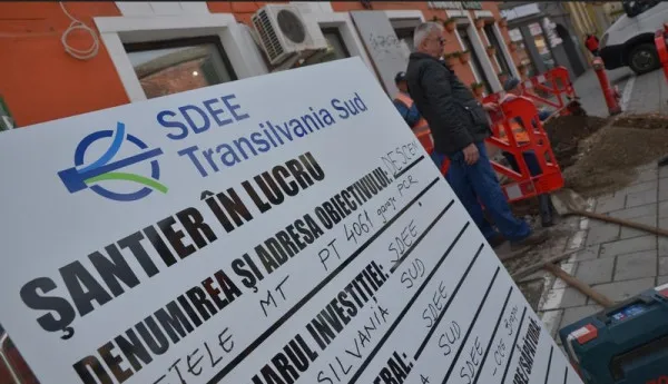 Pe străzile din judeţul Braşov nu vor mai fi „şanţuri de lungă durată” lăsate de Electrica 