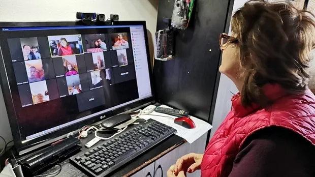 Râşnovul cumpără cele necesare pentru şcoala on-line