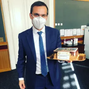 A primit în dar o „dulce Primărie”