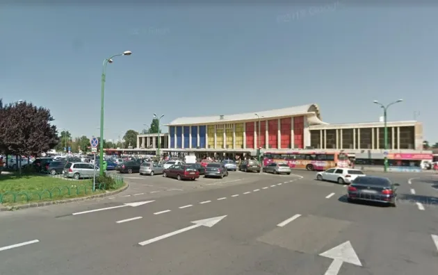 O singură firmă rămasă în cursa pentru proiectarea parcării subterane de la Gara Brașov. Parcarea va avea trei niveluri subterane și o capacitate de aproximativ 500 de locuri 