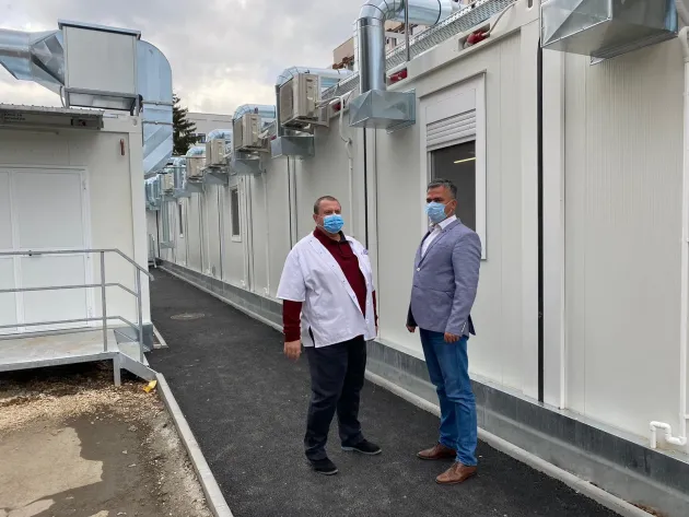 Criză acută de personal la „Terapia Intensivă COVID” de la Spitalul Județean Brașov. Din 35 de asistente angajate, au mai rămas 12 