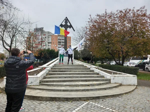 33 de kilometri pentru 33 de ani: Şi totuşi a fost Crosul 15 Noiembrie, cu 1 participant şi 1 băgător de seamă